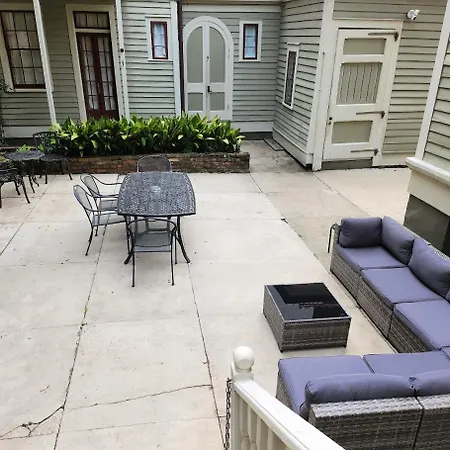 Apartment Walker Mansion On St Charles Ave - Unit 5 *