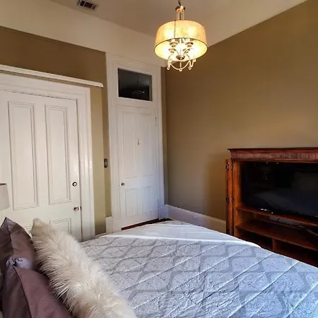Walker Mansion On St Charles Ave - Unit 5 Apartment *