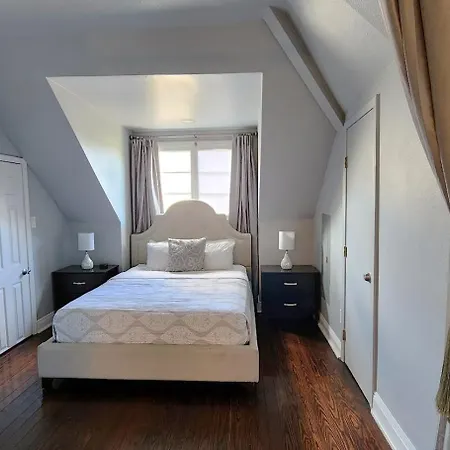 Walker Mansion On St Charles Ave - Unit 6 Apartment *
