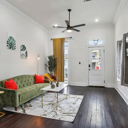 Holiday home Cozy 3br Retreat Near Streetcar W Fire Pit *