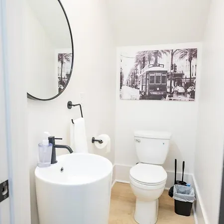 Holiday home Shimmering New Nola Tvs In Bedrooms & Parking New Orleans