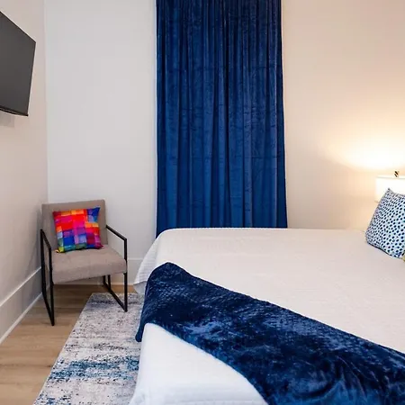 Holiday home Shimmering New Nola Tvs In Bedrooms & Parking