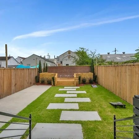 Charming 5br Retreat Near Park In New Orleans