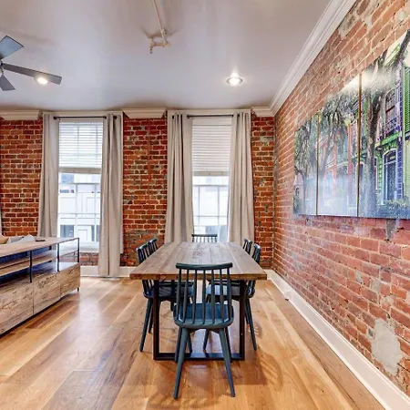 Holiday home King Steps From Bourbon St *