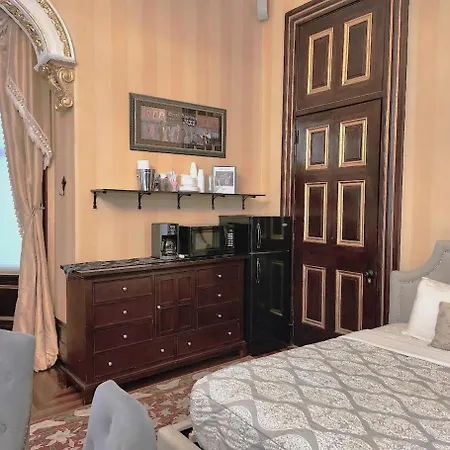Walker Mansion On St Charles Ave - Unit 1 Guest house