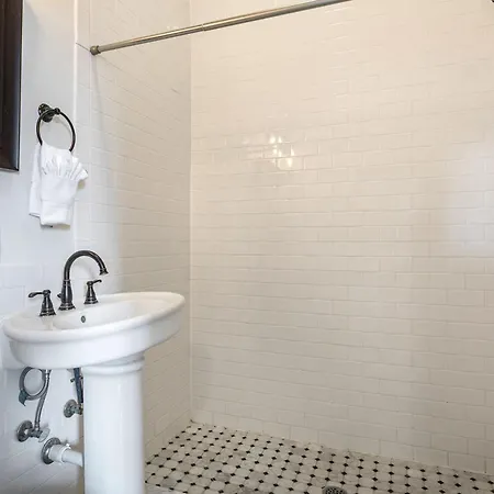 Jazz Haven Spacious 3br