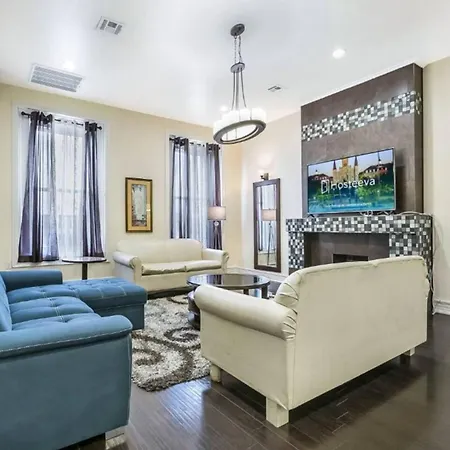 Spacious On Carondelet Street Close To The French Quarter * New Orleans