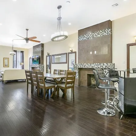 Apartment Spacious On Carondelet Street Close To The French Quarter