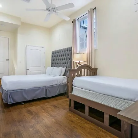Spacious On Carondelet Street Close To The French Quarter New Orleans