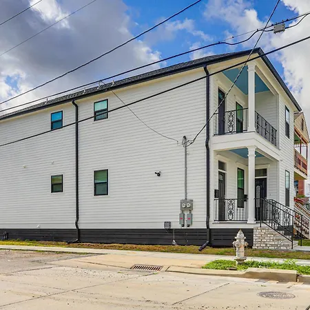 1 Mi To Caesars Superdome: Contemporary Nola Abode Holiday home