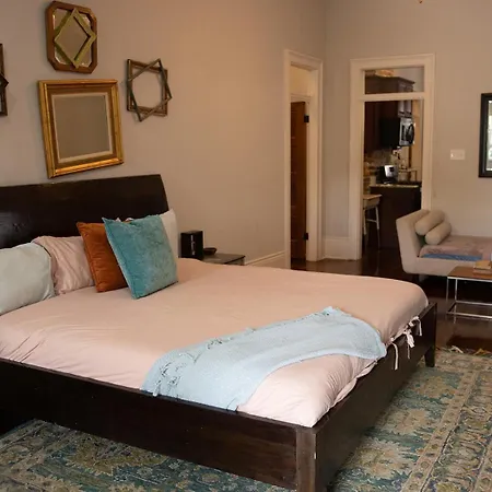 Historic Marigny House Mins To French Quarters! Holiday home *