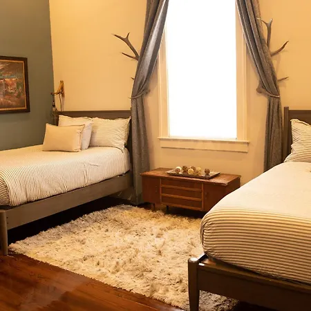 Holiday home Historic Marigny House Mins To French Quarters!