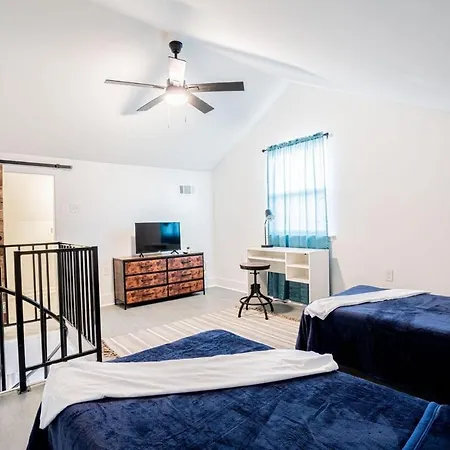 Near St Charles 10 Min From French Quarter Holiday home New Orleans
