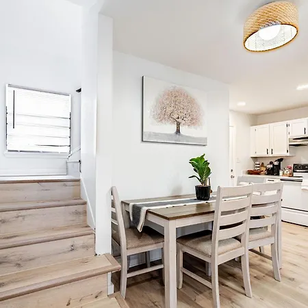 Mid Canal St 2 Bedroom Cute House New Orleans