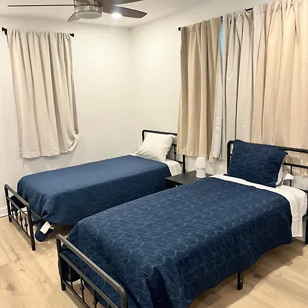 Holiday home Mid Canal St 2 Bedroom Cute House