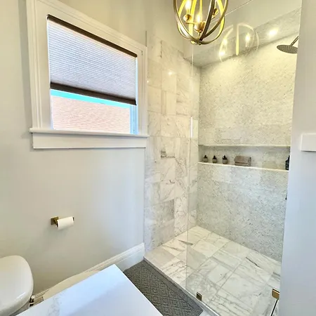 Elegant Garden District 4br *