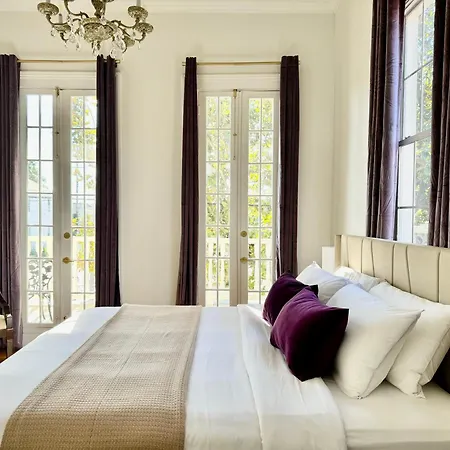 Elegant Garden District 4br Holiday home *