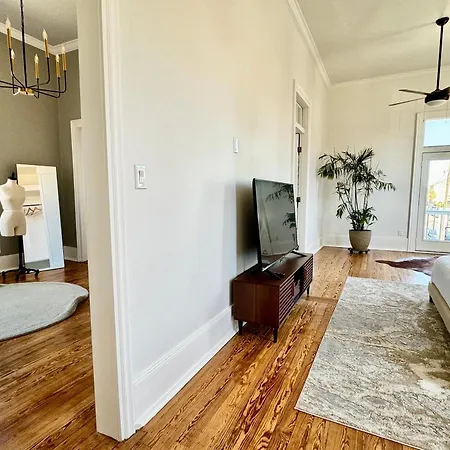 Elegant Garden District 4br *