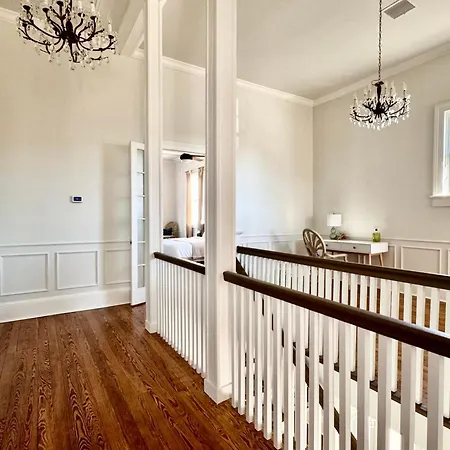 Holiday home Elegant Garden District 4br