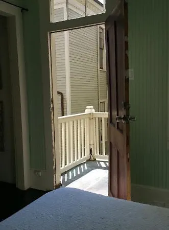 Apartment Walker Mansion On St Charles Ave - Unit 7