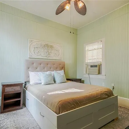 Walker Mansion On St Charles Ave - Unit 7 * New Orleans