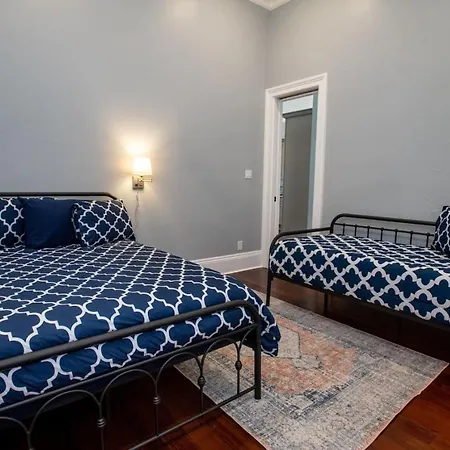 St Philip Gem 5 Bed-5 Bath Steps To Fq - Monthly *