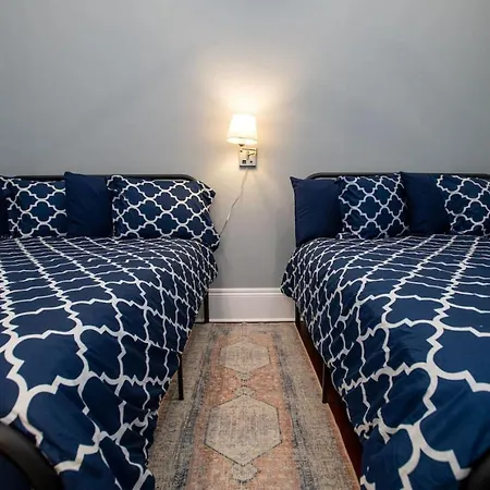 St Philip Gem 5 Bed-5 Bath Steps To Fq - Monthly Holiday home *