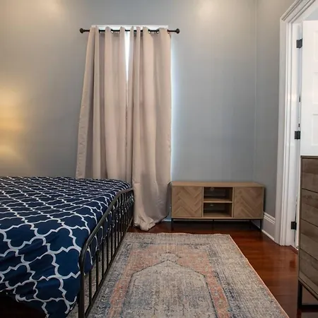 St Philip Gem 5 Bed-5 Bath Steps To Fq - Monthly