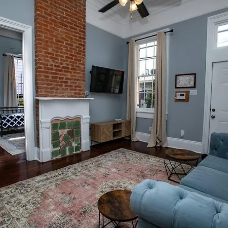 St Philip Gem 5 Bed-5 Bath Steps To Fq - Monthly Holiday home