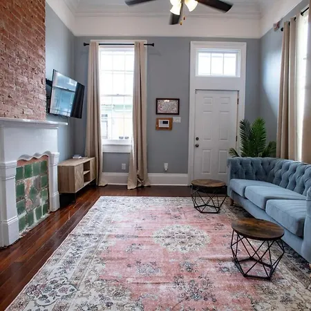 St Philip Gem 5 Bed-5 Bath Steps To Fq - Monthly *