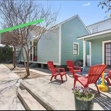 Cute 1bed 1bath Walk To French Q And Bourbon St Apartment *