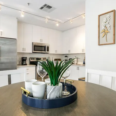 Modern 4br In The Heart Of Nola Apartment