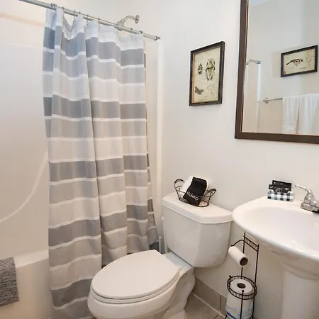 Engine 24 Firehouse Bed & Breakfast 3*