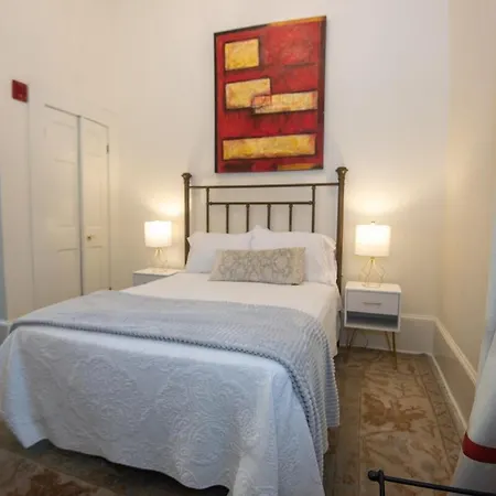 Engine 24 Firehouse Bed & Breakfast New Orleans