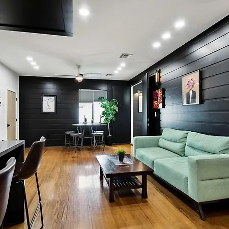 5 Bedroom W Private Rooftop *