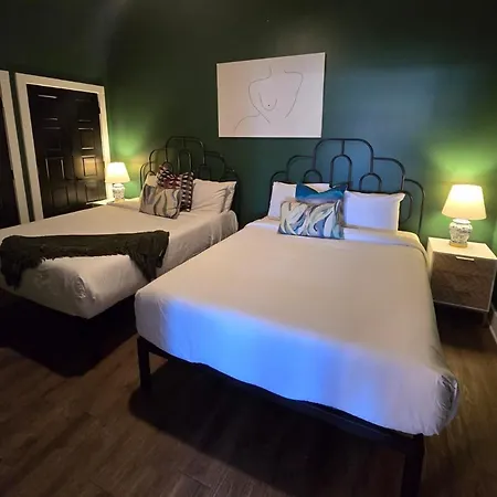 Exquisite 4 Bedroom Luxury Just Steps From The French Quarter New Orleans