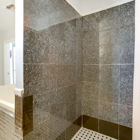 2 Mi To Audubon Park: Glam Nola Gem Holiday home *