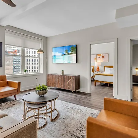 Spacious 4bd Condo, Sleeps 12, Walk To Bourbon St & Superdome New Orleans