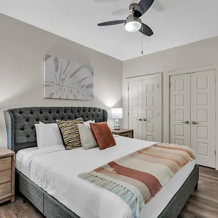 Spacious 4bd Condo, Sleeps 12, Walk To Bourbon St & Superdome * New Orleans