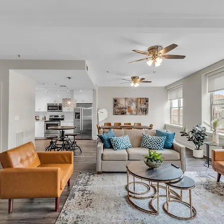 Spacious 4bd Condo, Sleeps 12, Walk To Bourbon St & Superdome