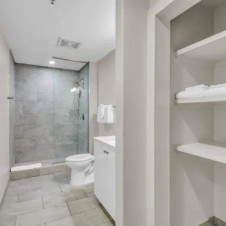 Apartment Spacious 4bd Condo, Sleeps 12, Walk To Bourbon St & Superdome New Orleans