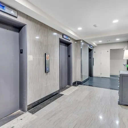 Spacious 4bd Condo, Sleeps 12, Walk To Bourbon St & Superdome New Orleans