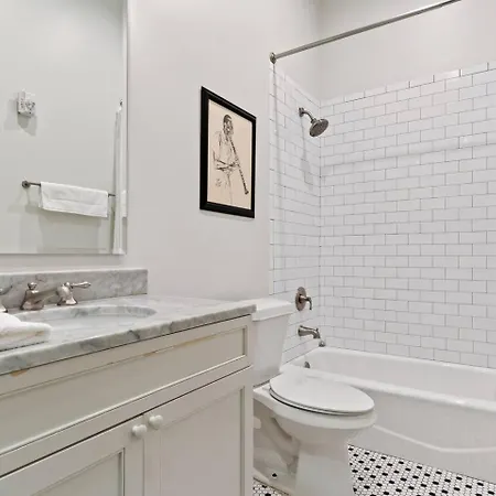 Group-friendly Nola Near Bourbon New Orleans