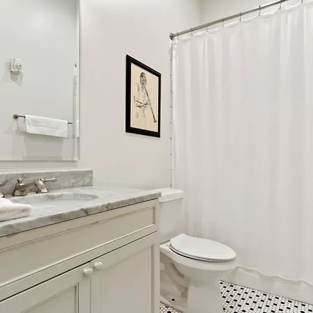 Hotel Group-friendly Nola Near Bourbon