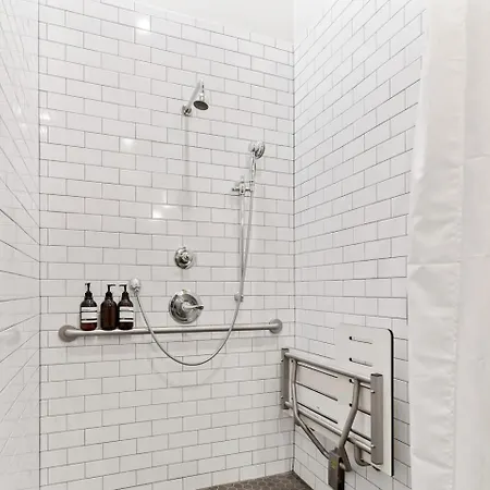 Group-friendly Nola Near Bourbon * New Orleans