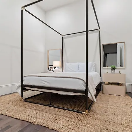 Group-friendly Nola Near Bourbon Hotel *