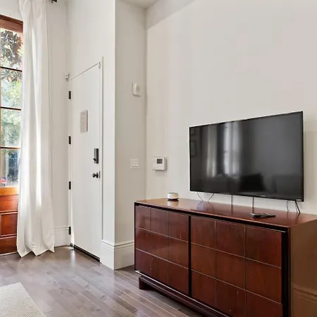 Group-friendly Nola Near Bourbon New Orleans