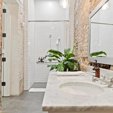 Group-friendly Nola Near Bourbon Hotel *