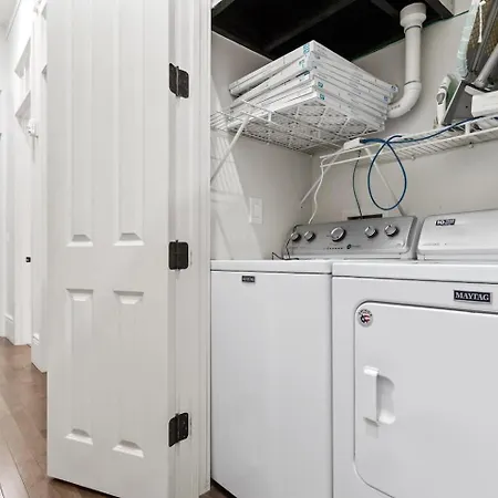 Group-friendly Nola Near Bourbon Hotel *