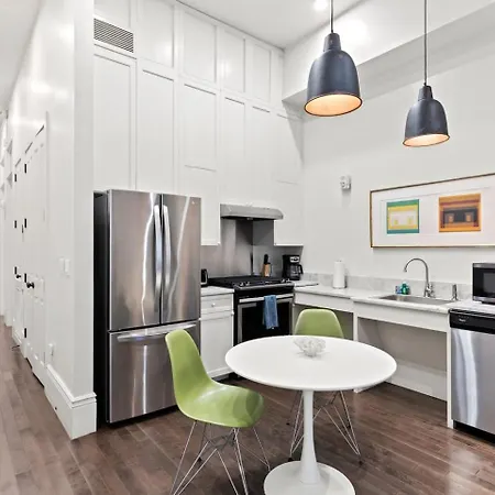 Group-friendly Nola Near Bourbon Hotel